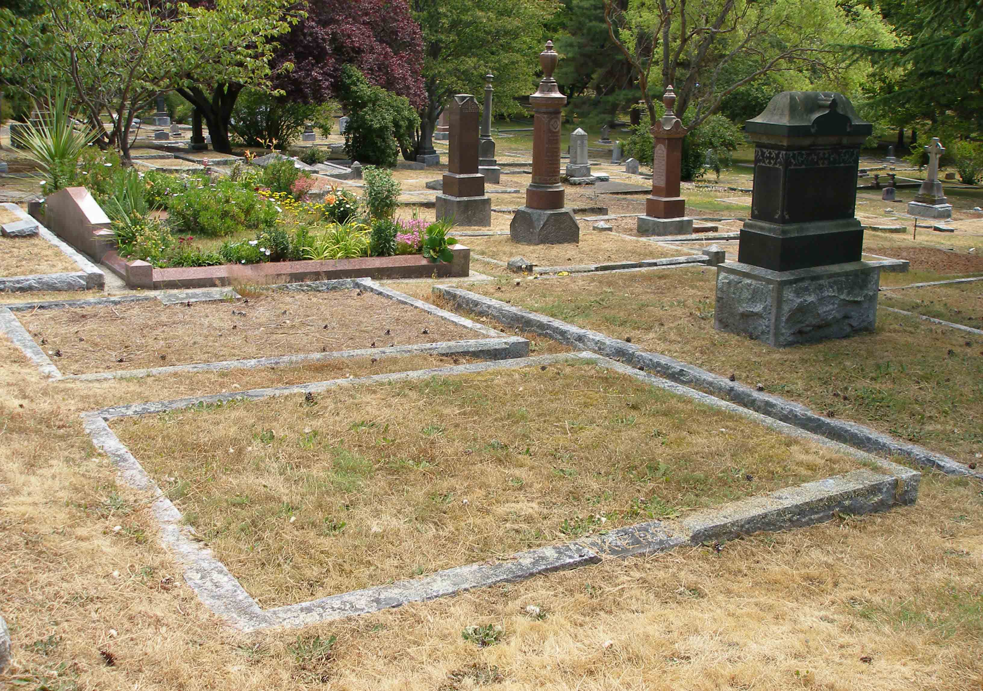 Donald E. Kerr, Past Grand Master, family grave, Ross Bay cemetery, Victoria, B.C.